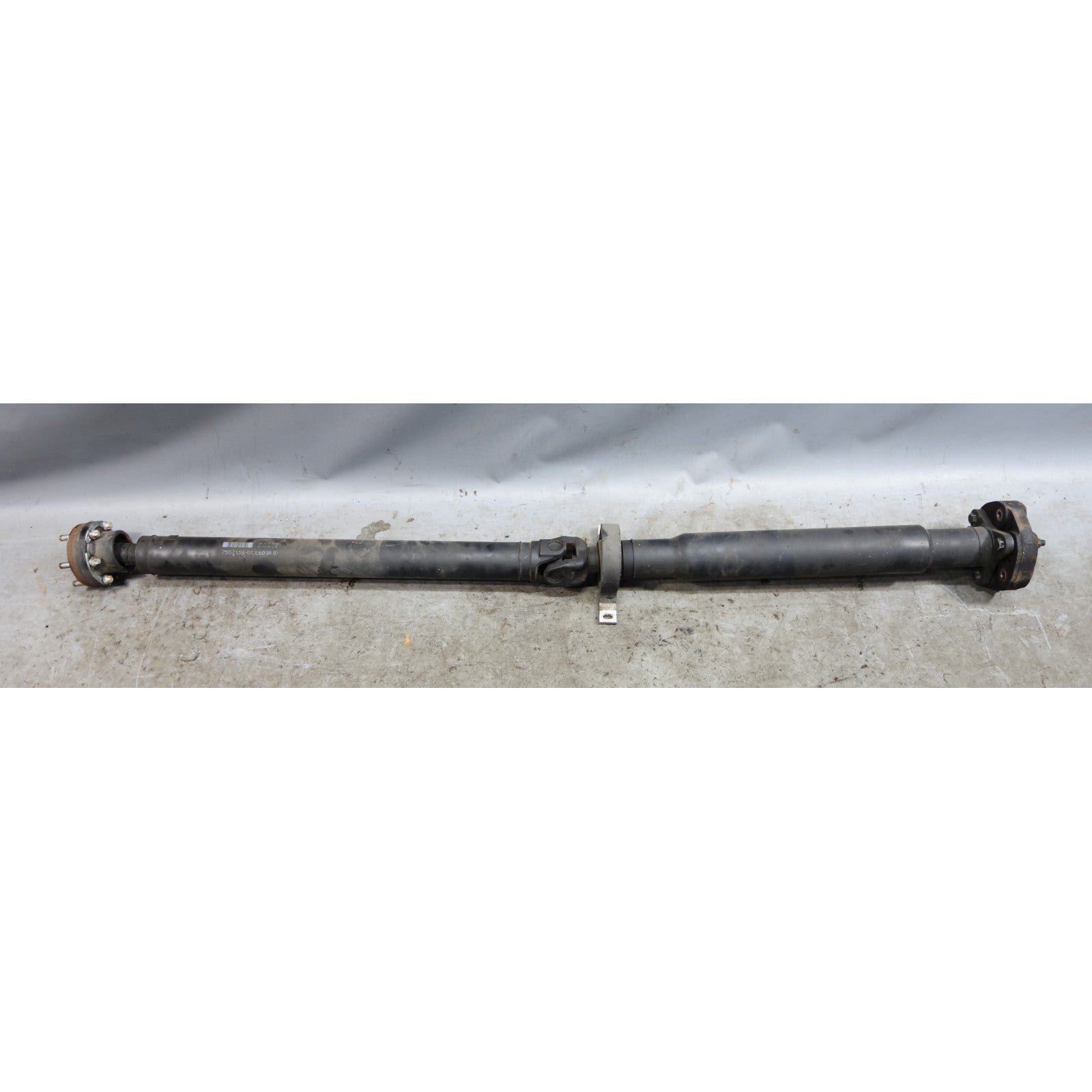 57_46162fd2-5783-4d57-afa6-6bd4ad85121f.jpg 06-10 BMW E60 E61 5-Series xDrive AWD Rear Driveshaft Drive Propeller Shaft OEM - Image 1