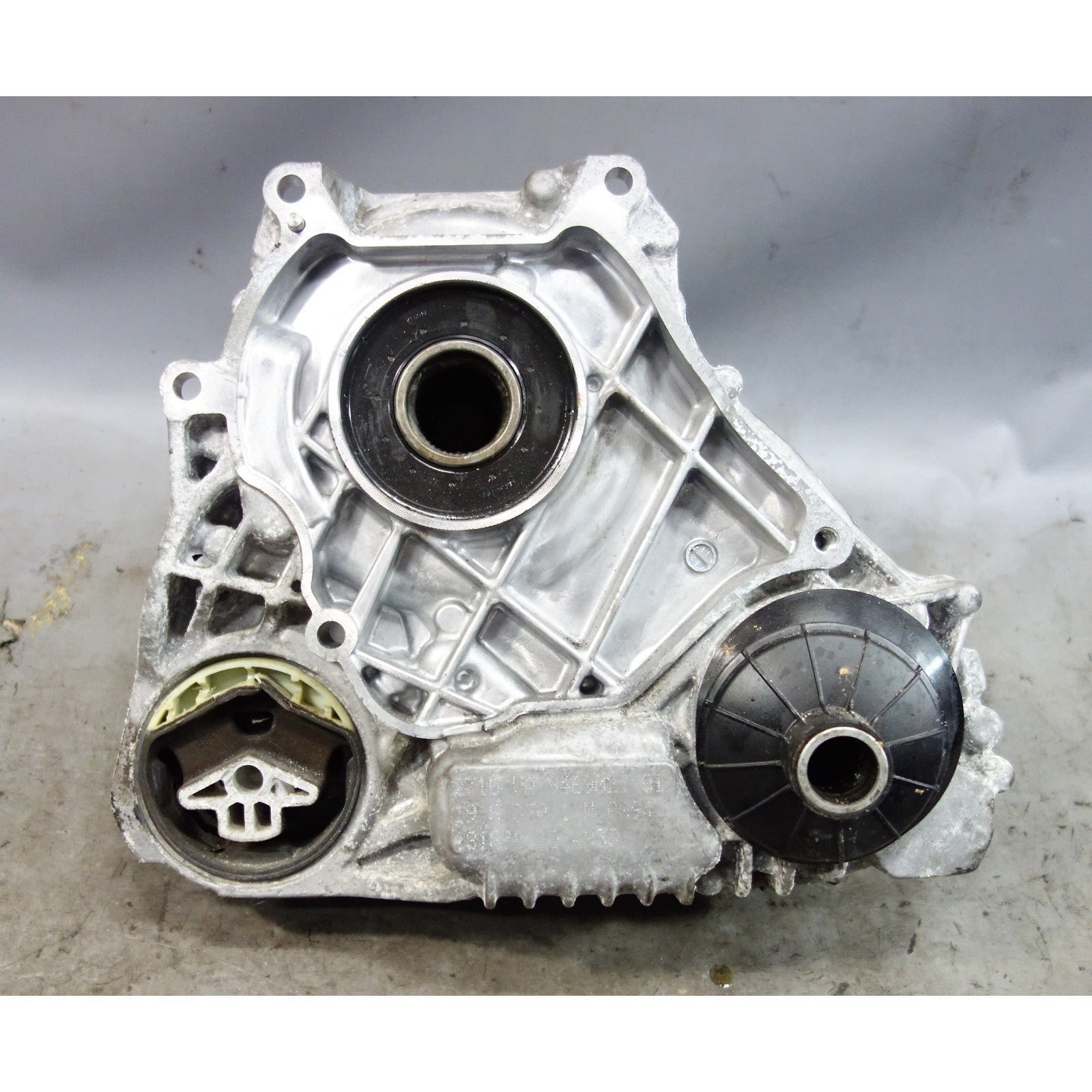 57_be60b1d6-dfdf-4a31-a56f-168c3067b60c.jpg 17-25 BMW Transfer Case Aux Trans G20 3-Series G22 G01 ATC13 xDrive 46k OEM - Image 1
