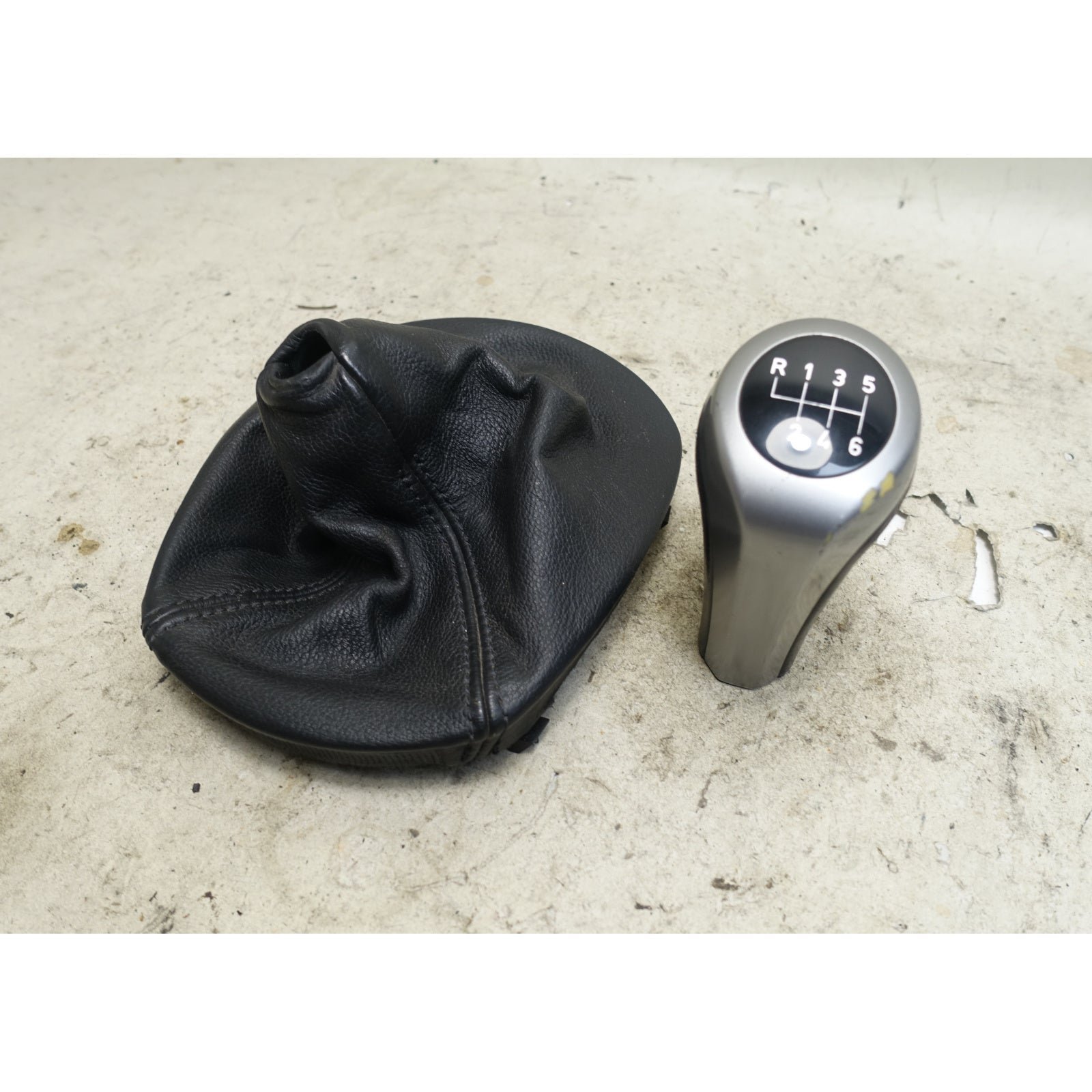 inv_056034.jpg 2003-2008 BMW Z4 E85 E86 6-Speed Manual Shift Knob and Boot Ruthenium Black OEM - Image 1