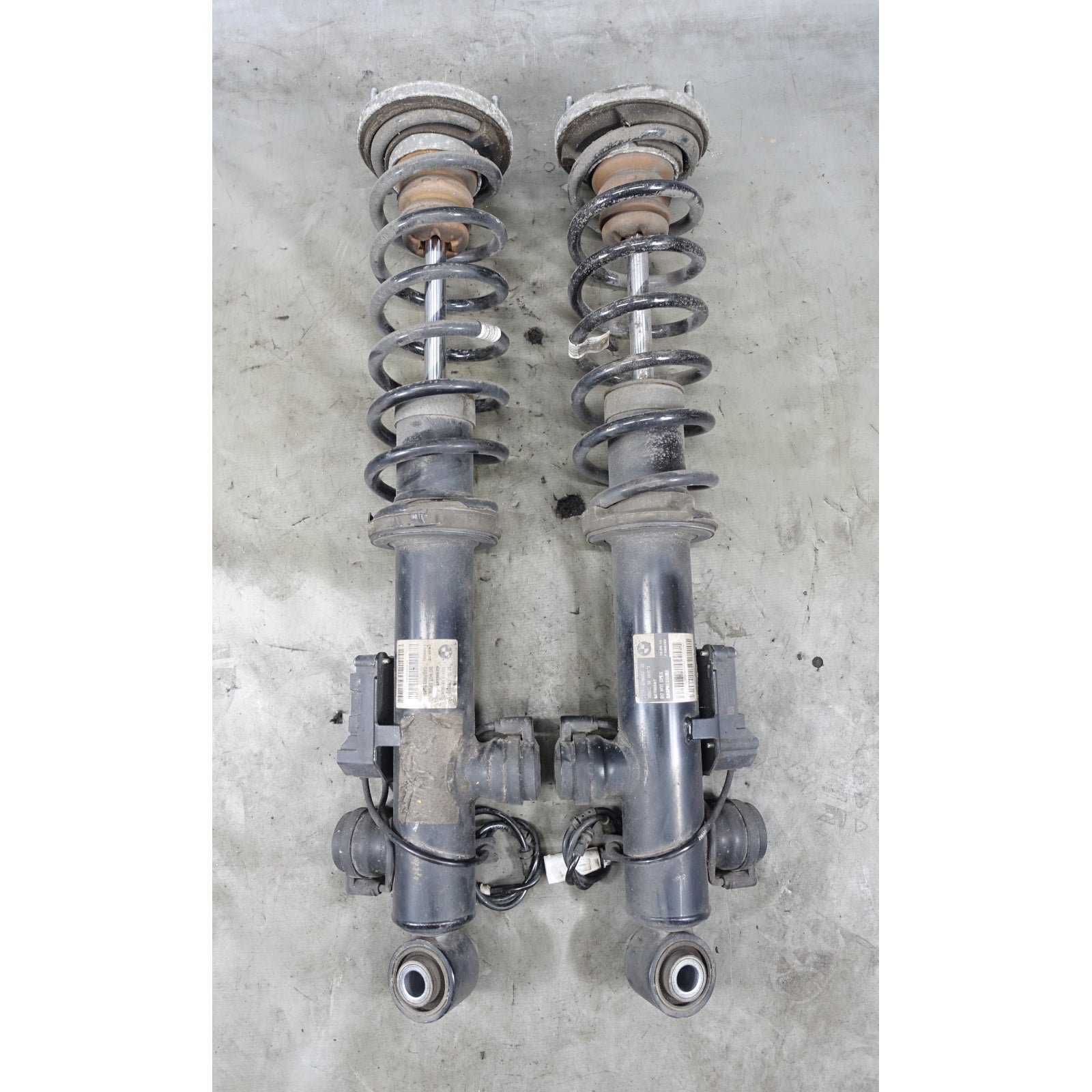 inv_056339.jpg 2011-2016 BMW F10 5-Series Rear EDC VDC Spring Strut Shock Pair OEM - Image 1