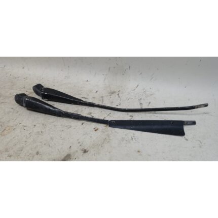 BMW 2002 E10 114 Windshield Wiper Arm Pair Left Right Metal OEM 1973-1976