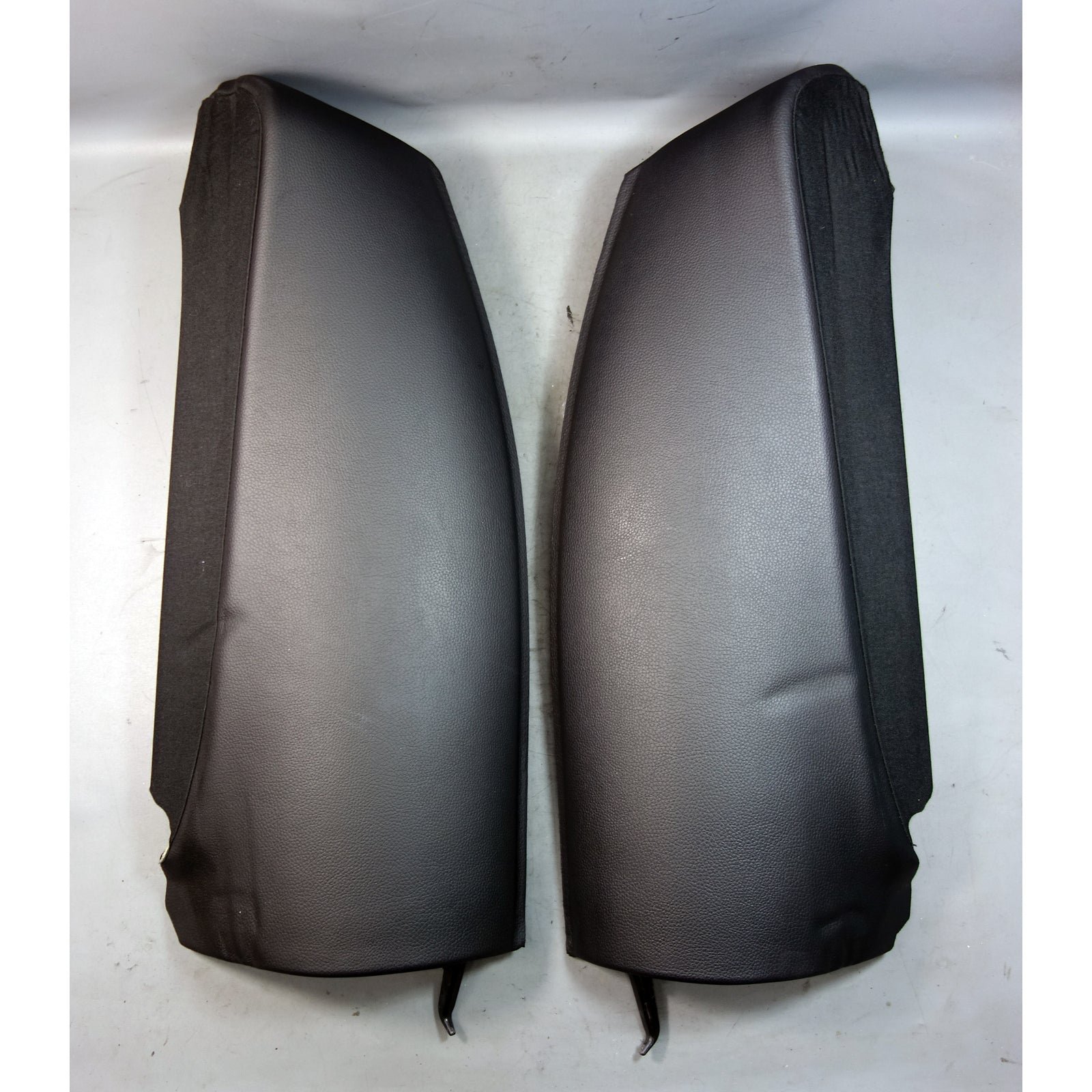 inv_057032.jpg Damaged 17-23 BMW G30 5-Series Rear Seat Side Bolster Pair Black Dakota Leather - Image 1